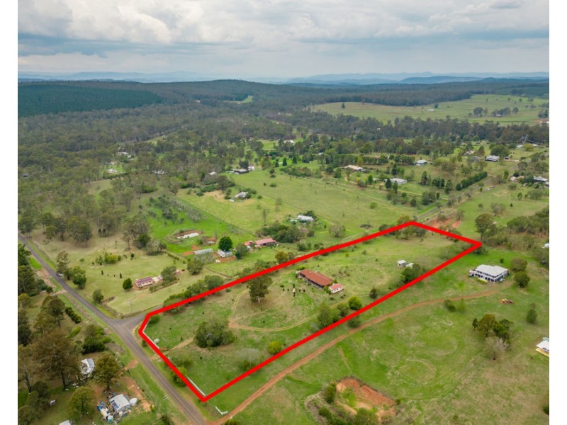 69 Hardgrave Road, Blackbutt QLD 4306