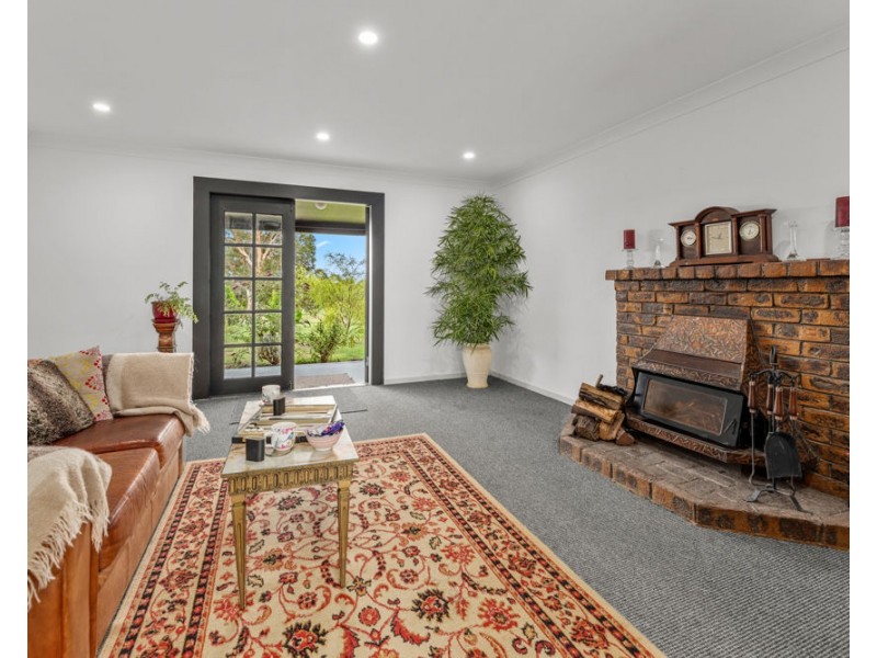 69 Hardgrave Road, Blackbutt QLD 4306