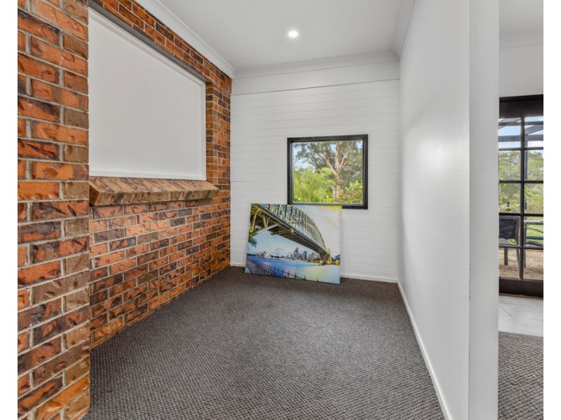 69 Hardgrave Road, Blackbutt QLD 4306