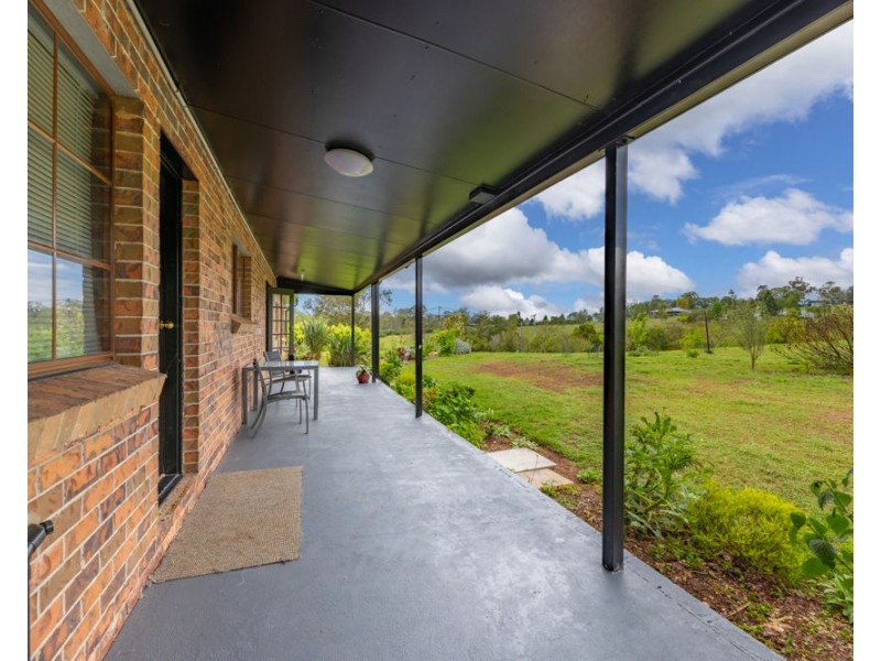 69 Hardgrave Road, Blackbutt QLD 4306