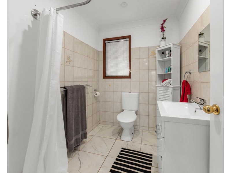 69 Hardgrave Road, Blackbutt QLD 4306