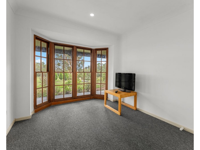 69 Hardgrave Road, Blackbutt QLD 4306