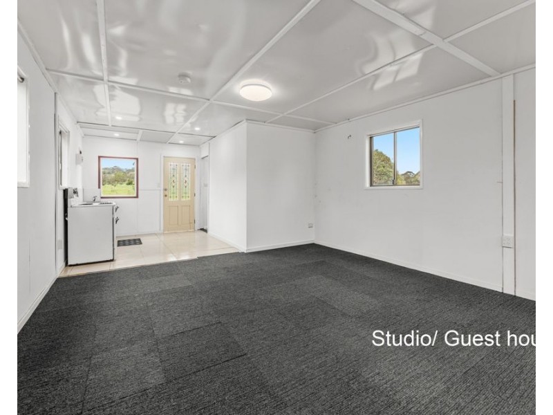 69 Hardgrave Road, Blackbutt QLD 4306