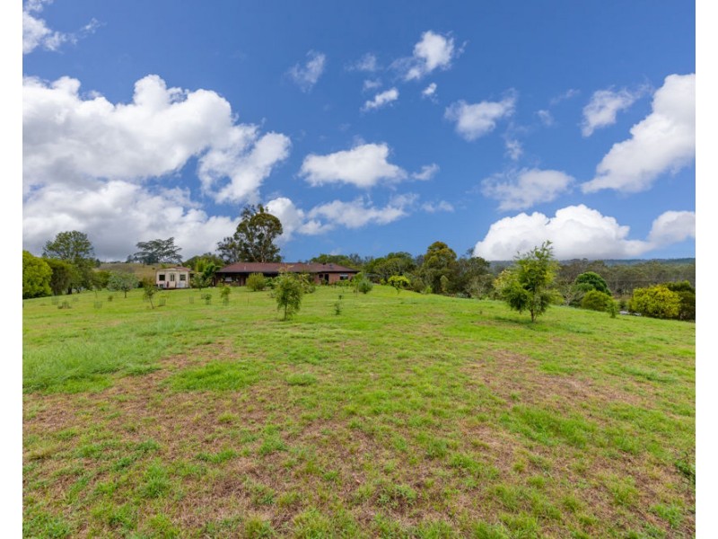 69 Hardgrave Road, Blackbutt QLD 4306