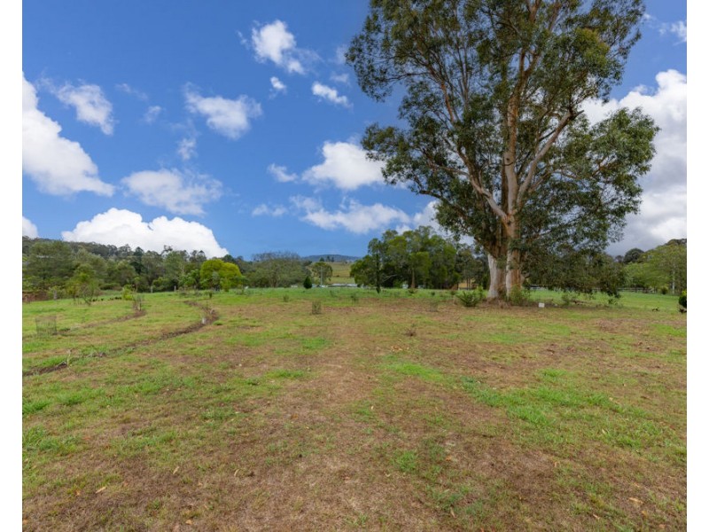 69 Hardgrave Road, Blackbutt QLD 4306