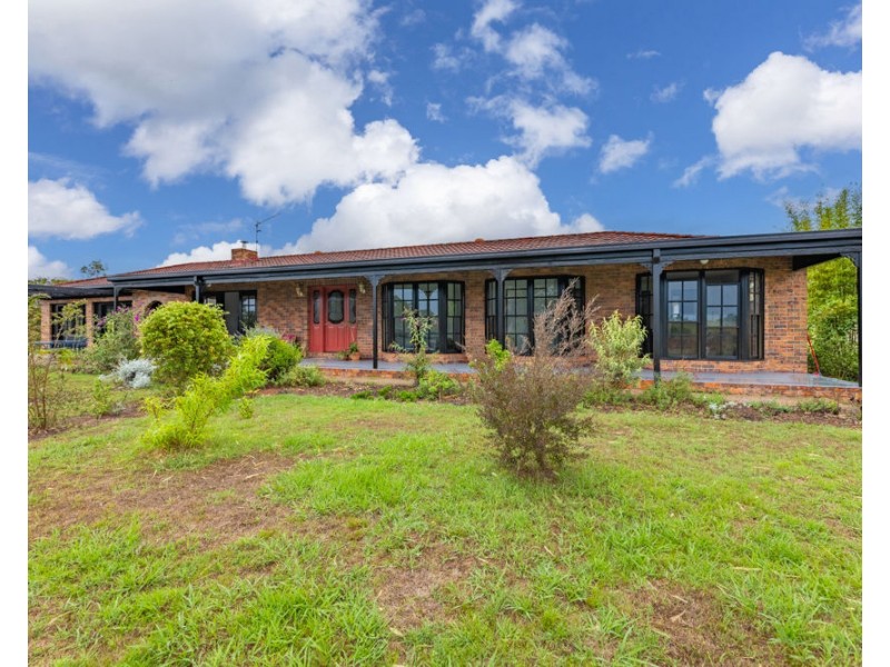 69 Hardgrave Road, Blackbutt QLD 4306