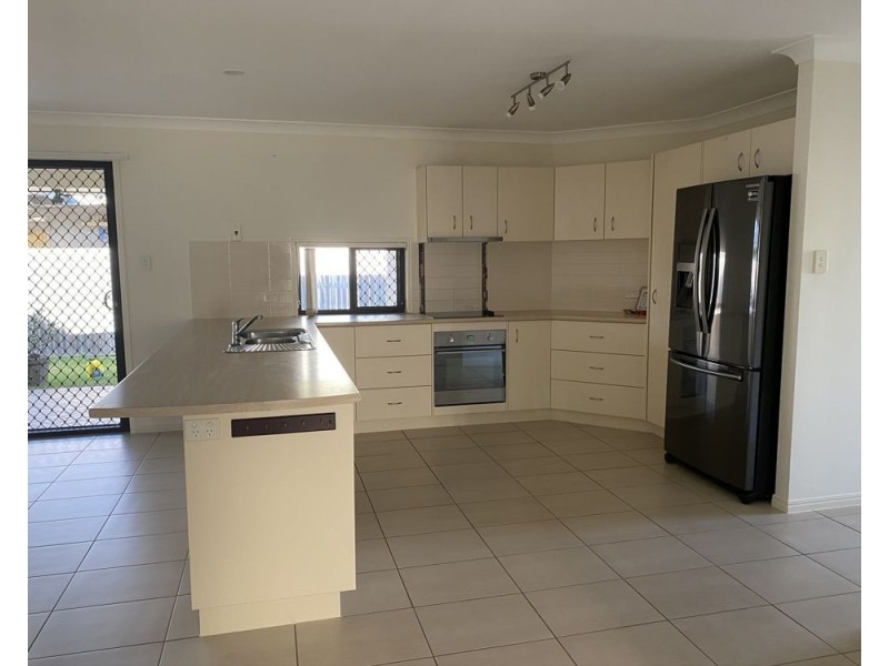 79 Kangaroo Avenue, Bongaree QLD 4507