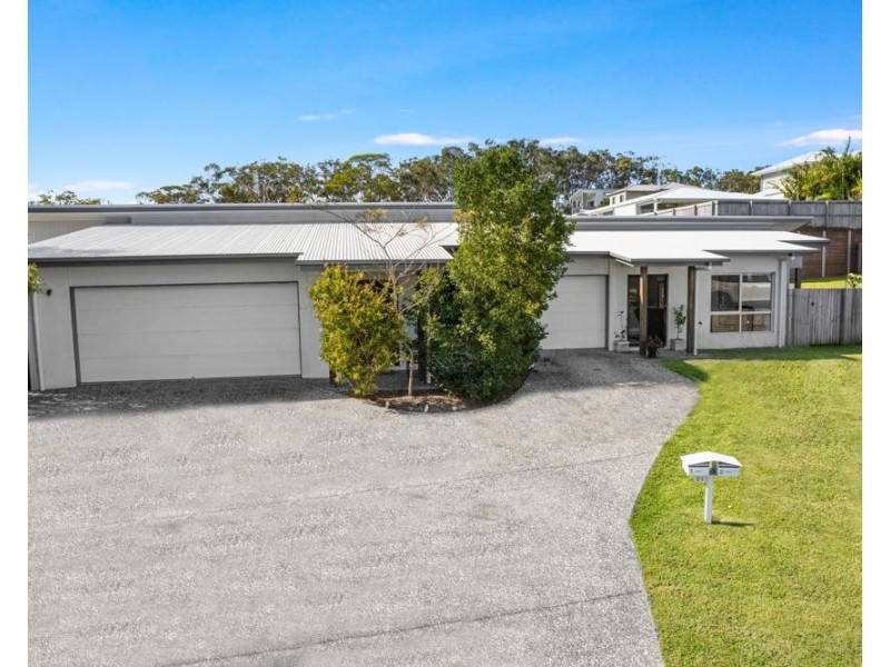 1-2/21 Majella Close, Peregian Springs QLD 4573