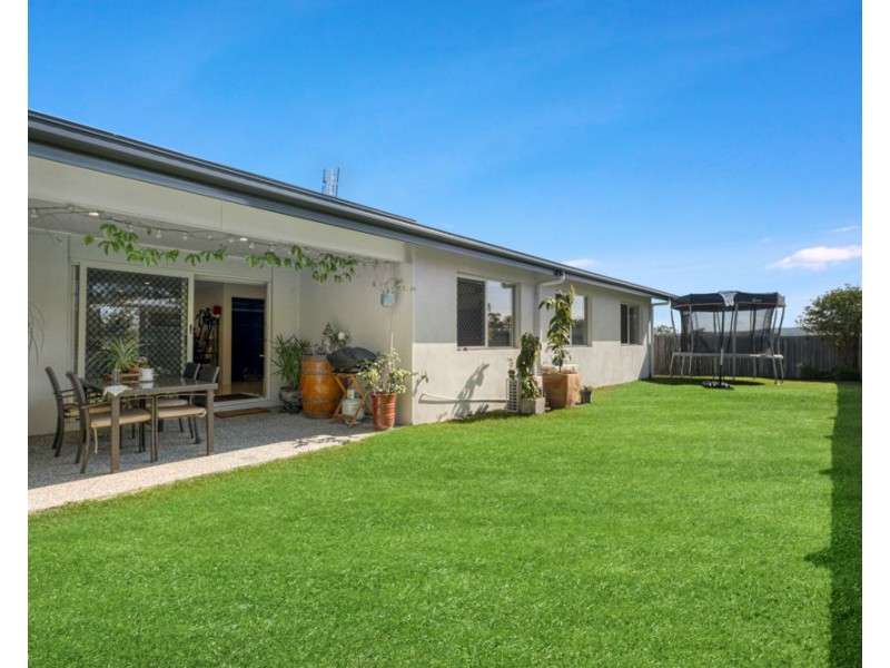 1-2/21 Majella Close, Peregian Springs QLD 4573