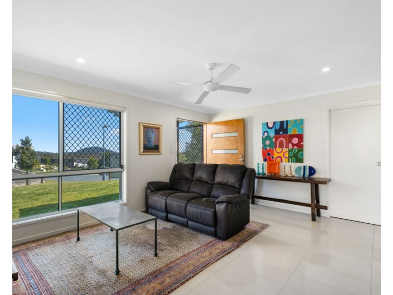 1-2/21 Majella Close, Peregian Springs QLD 4573