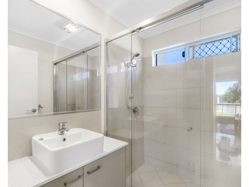 1-2/21 Majella Close, Peregian Springs QLD 4573