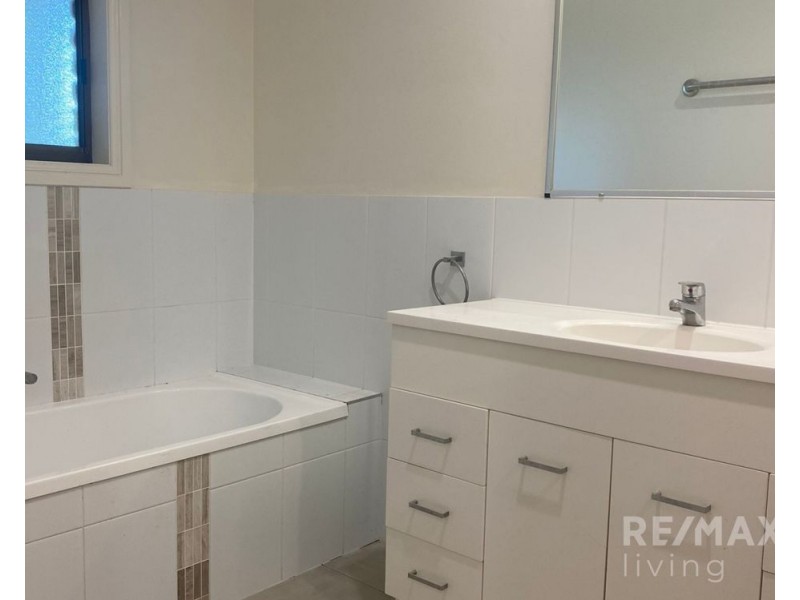 30 Bishop Road, Beachmere QLD 4510