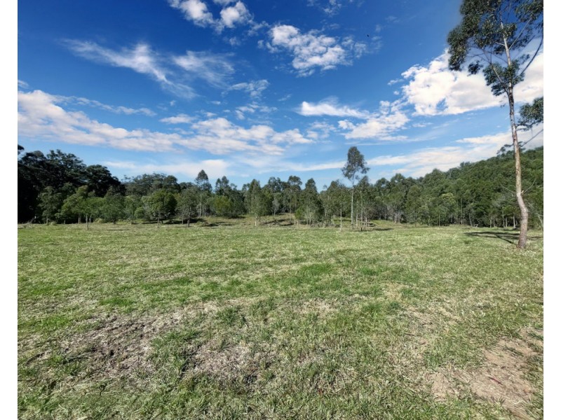 121 Bloodwood Court, Wamuran QLD 4512