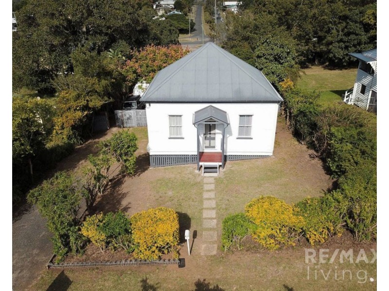 11 Row Street, Kilcoy QLD 4515