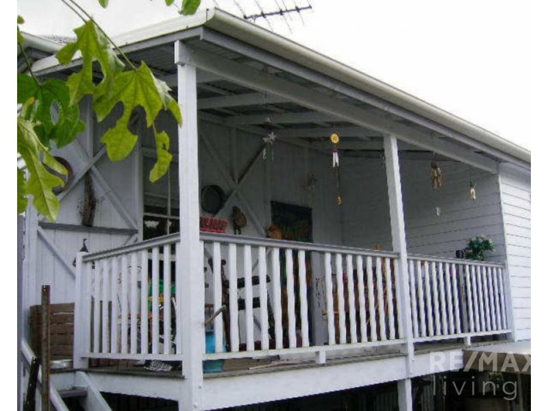 11 Row Street, Kilcoy QLD 4515