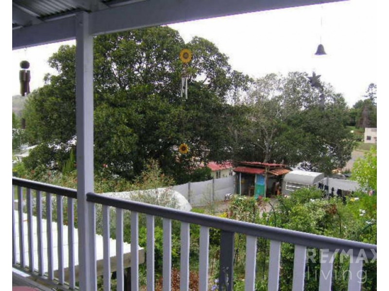 11 Row Street, Kilcoy QLD 4515