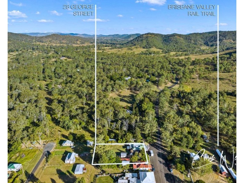 28 George Street, Linville QLD 4306