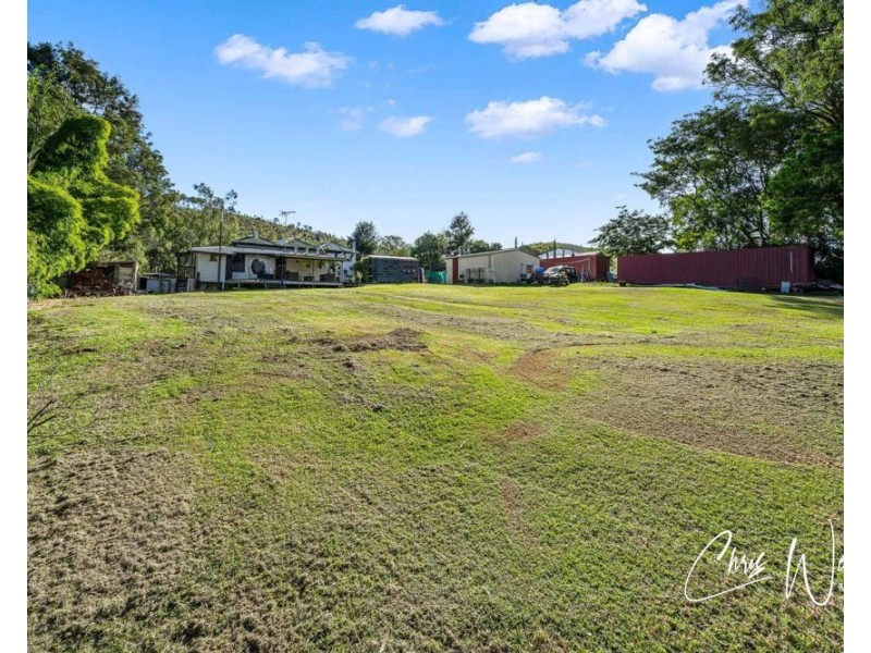 28 George Street, Linville QLD 4306