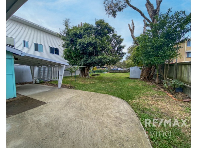 5 Hall Avenue, Bongaree QLD 4507