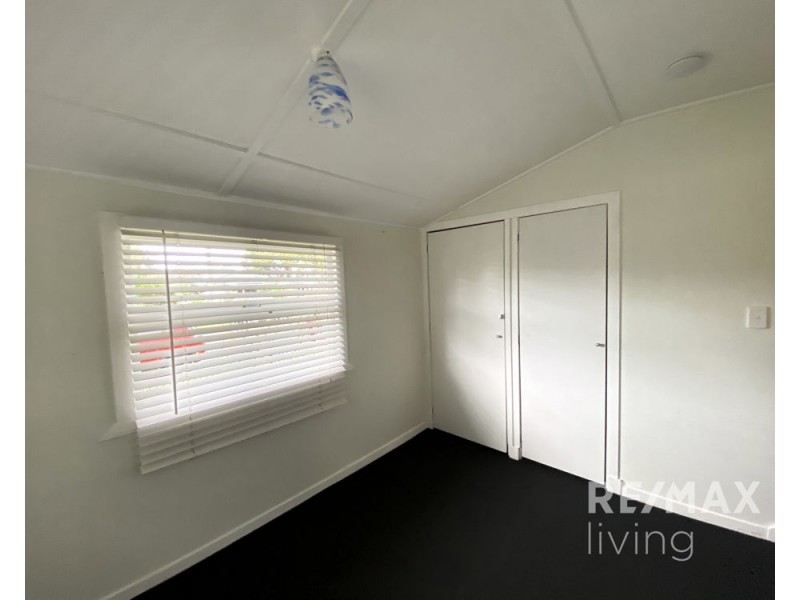 5 Hall Avenue, Bongaree QLD 4507