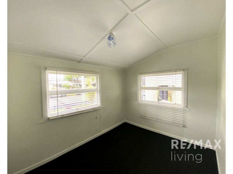 5 Hall Avenue, Bongaree QLD 4507