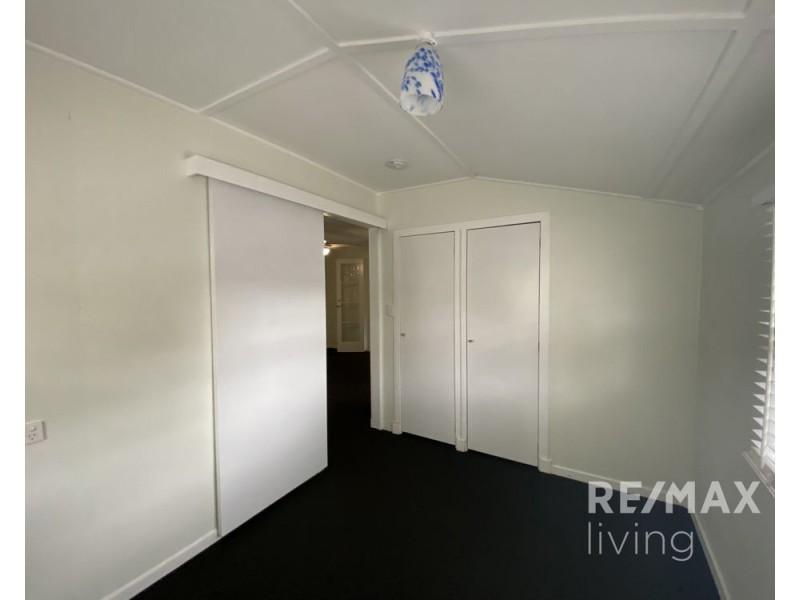 5 Hall Avenue, Bongaree QLD 4507