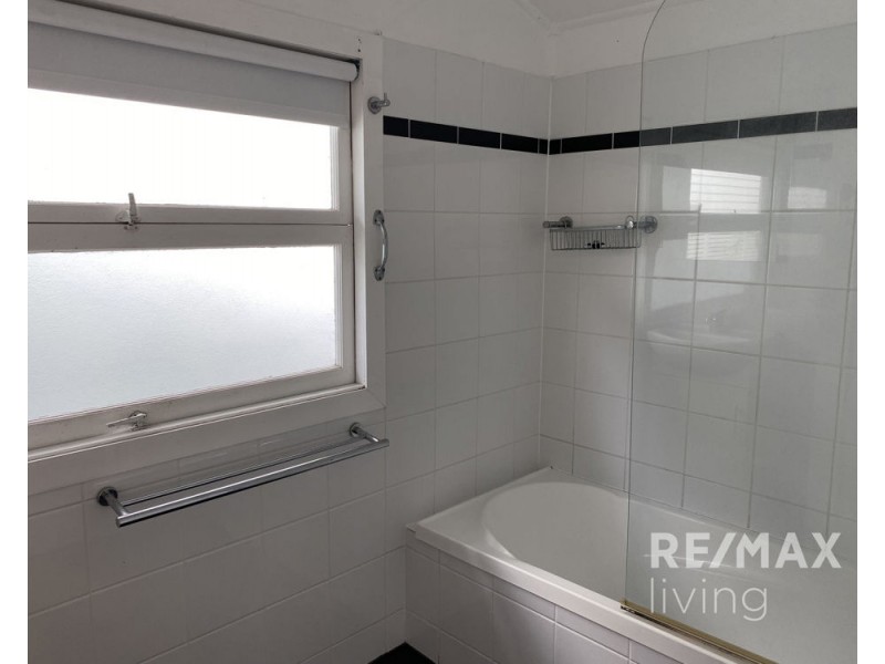 5 Hall Avenue, Bongaree QLD 4507