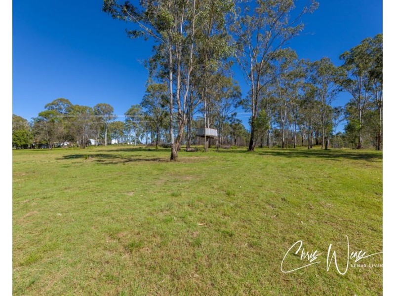 327 Old Esk Road, Benarkin QLD 4306