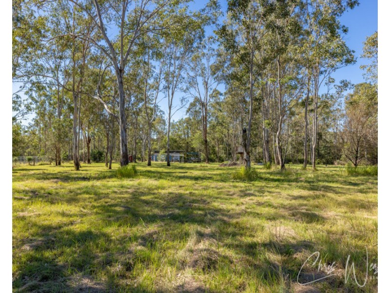 327 Old Esk Road, Benarkin QLD 4306