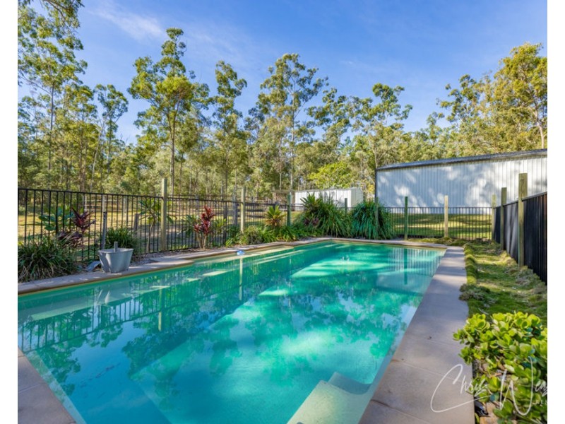 42 Crampton Drive, Woodford QLD 4514