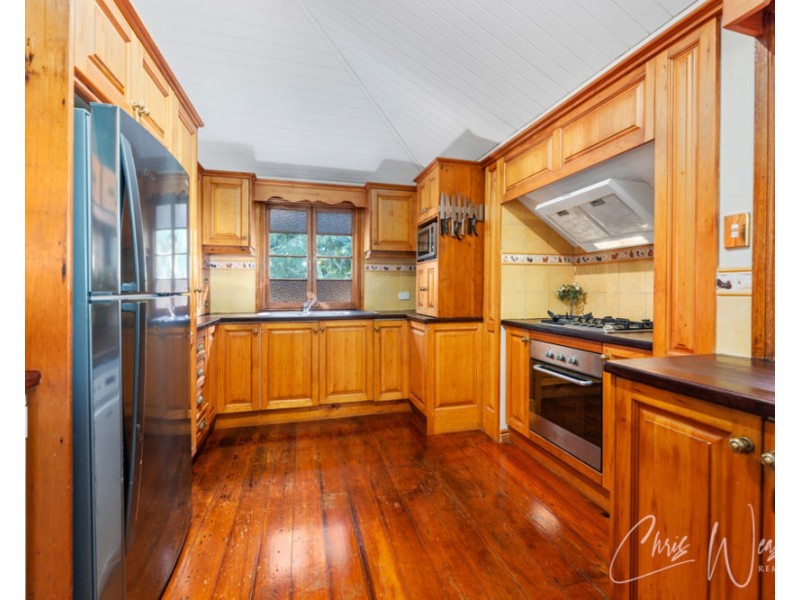 42 Crampton Drive, Woodford QLD 4514