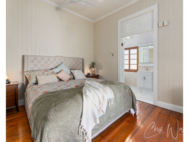 42 Crampton Drive, Woodford QLD 4514