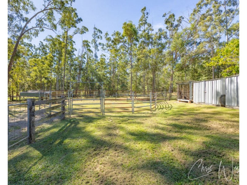 42 Crampton Drive, Woodford QLD 4514