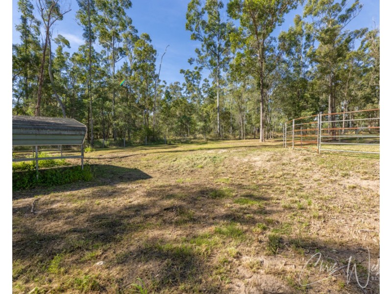42 Crampton Drive, Woodford QLD 4514