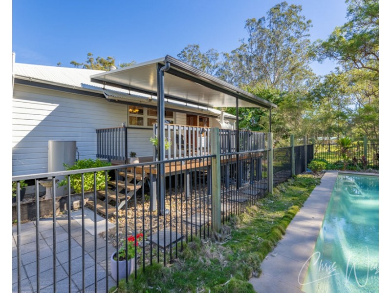 42 Crampton Drive, Woodford QLD 4514