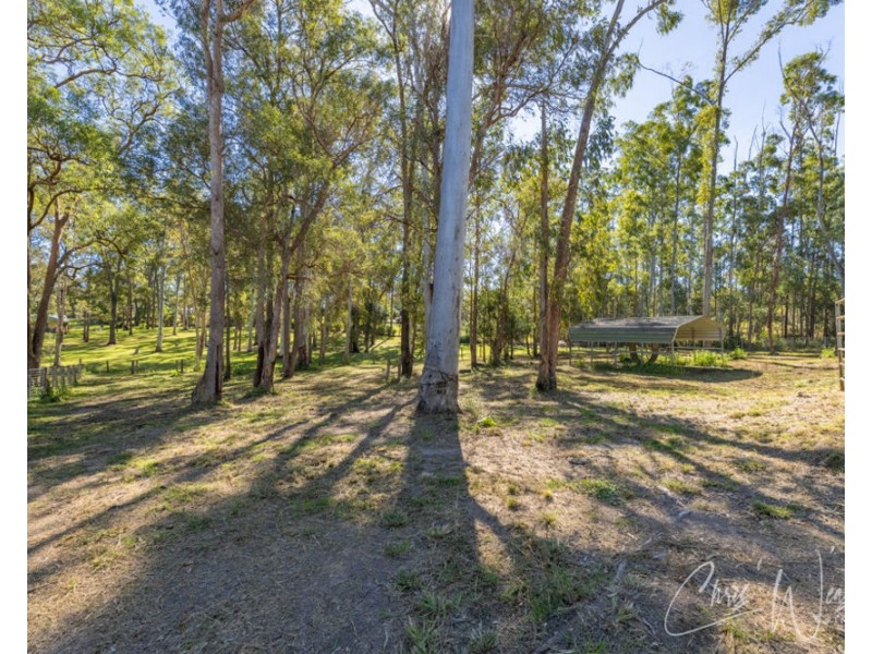42 Crampton Drive, Woodford QLD 4514