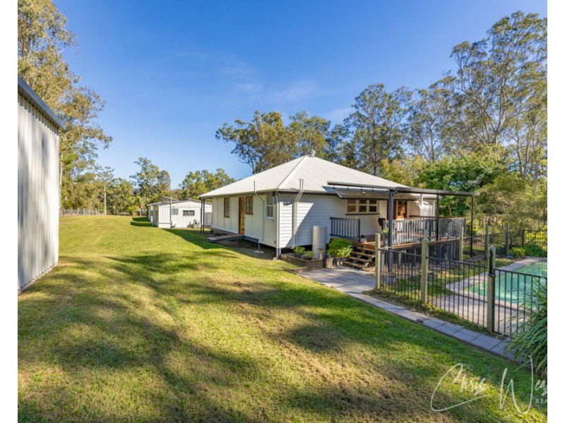 42 Crampton Drive, Woodford QLD 4514