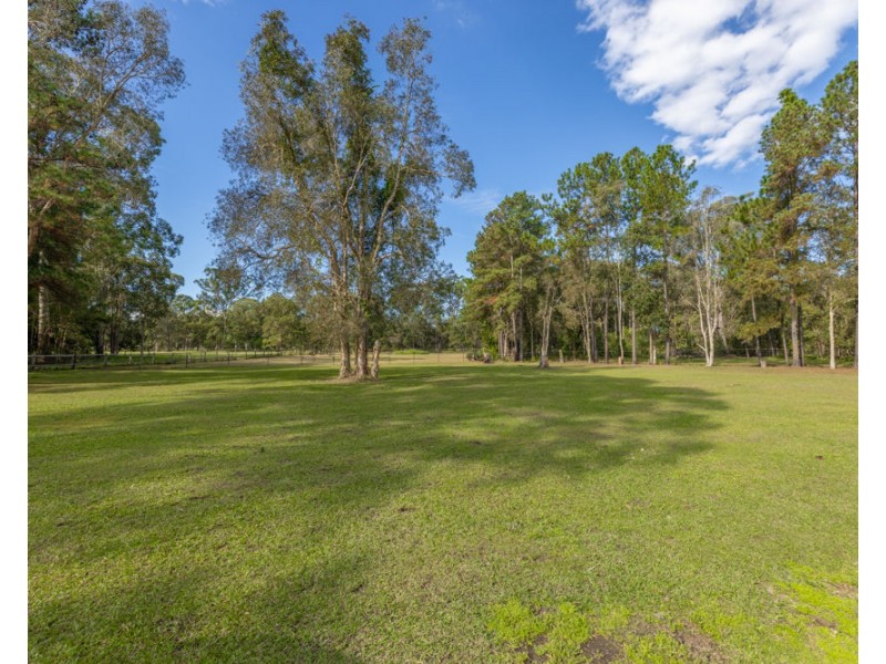 2 Hawk Street, Moodlu QLD 4510