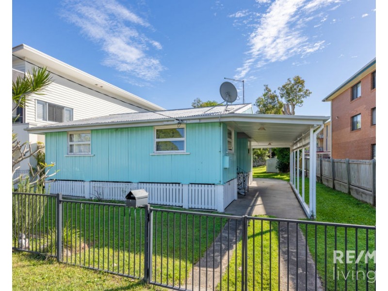 5 Hall Avenue, Bongaree QLD 4507