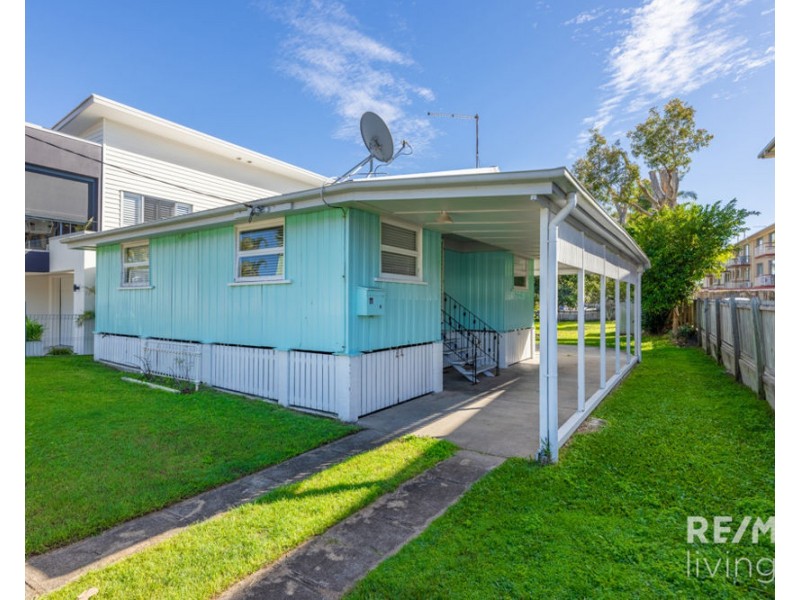 5 Hall Avenue, Bongaree QLD 4507