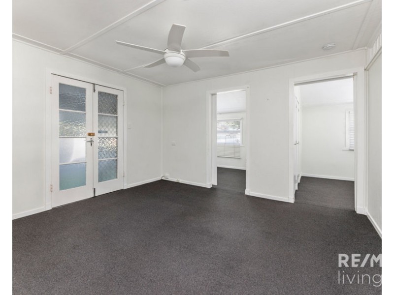 5 Hall Avenue, Bongaree QLD 4507
