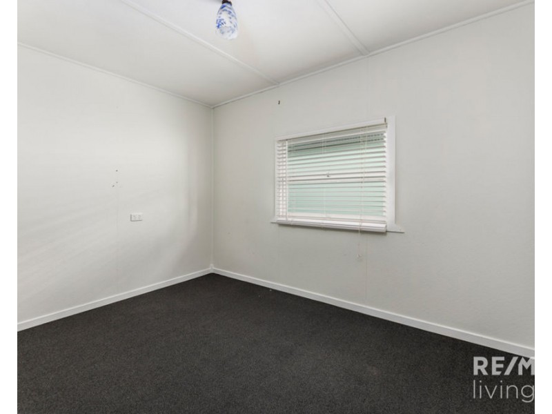 5 Hall Avenue, Bongaree QLD 4507
