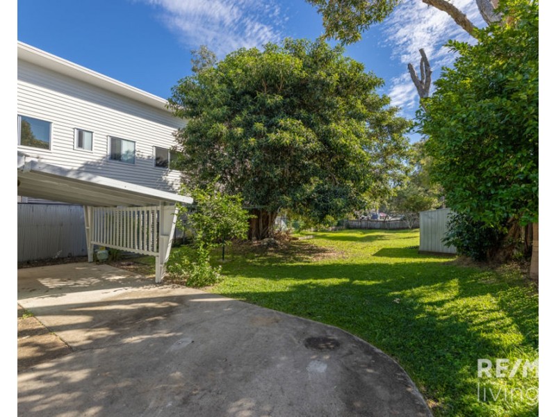 5 Hall Avenue, Bongaree QLD 4507