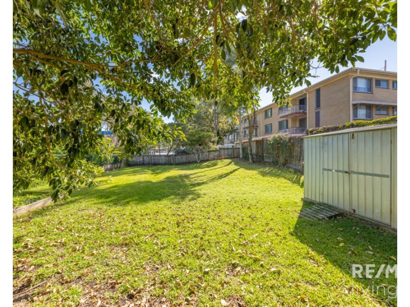 5 Hall Avenue, Bongaree QLD 4507