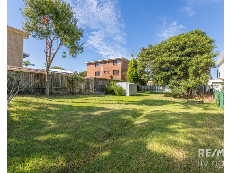 5 Hall Avenue, Bongaree QLD 4507