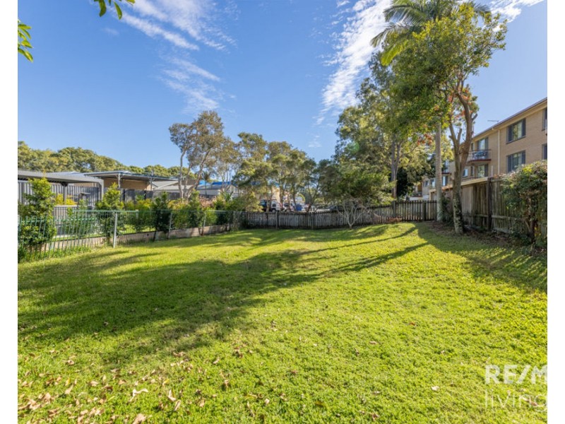 5 Hall Avenue, Bongaree QLD 4507