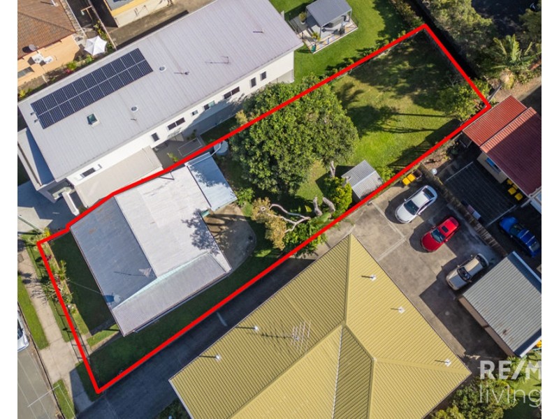 5 Hall Avenue, Bongaree QLD 4507