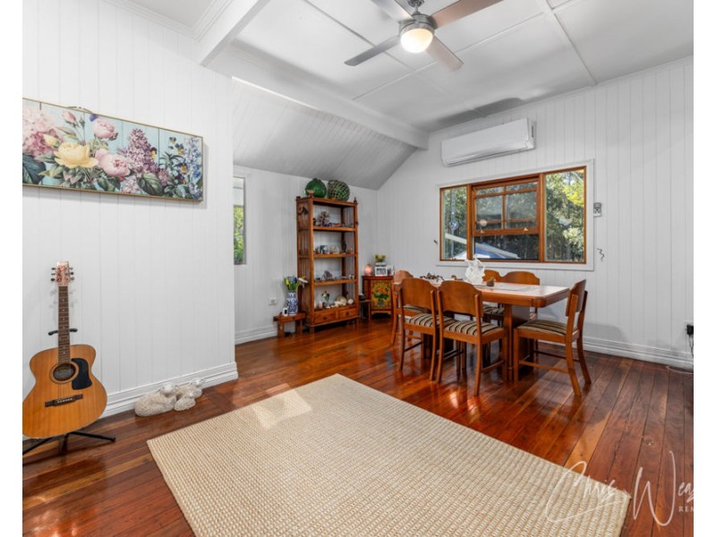 15 Leichhardt Street, Woodford QLD 4514