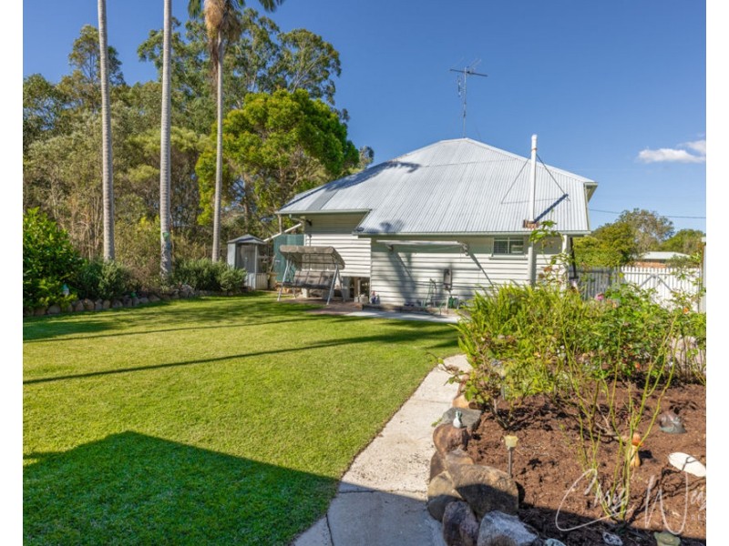 15 Leichhardt Street, Woodford QLD 4514