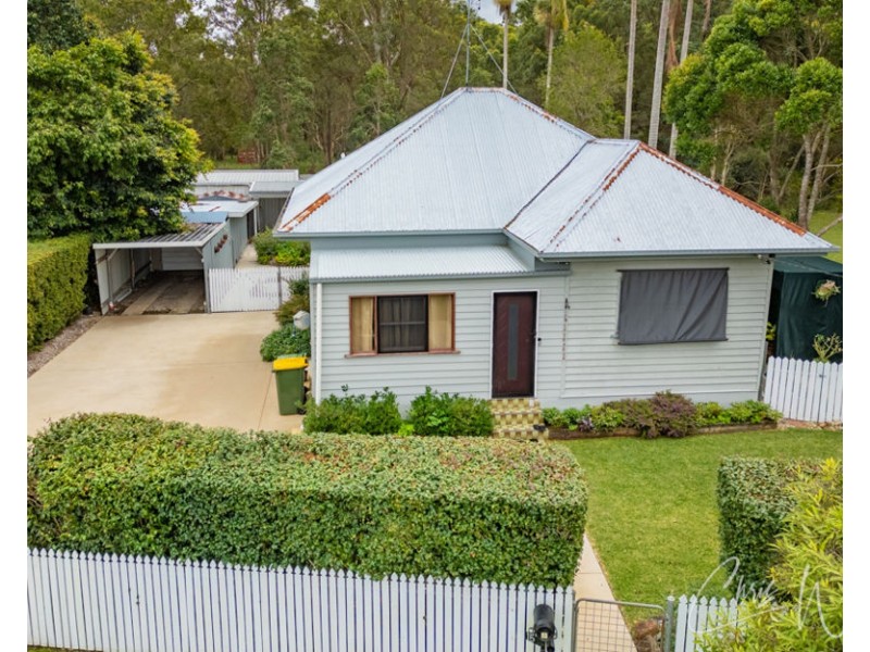 15 Leichhardt Street, Woodford QLD 4514
